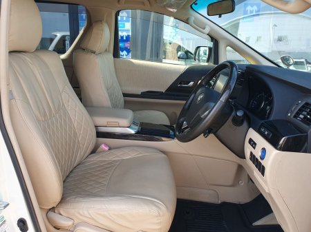 2013 Toyota Alphard - photo 10