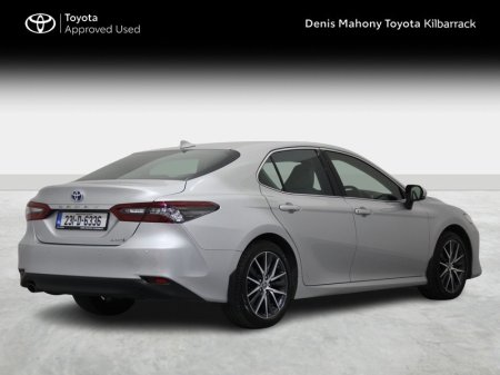 2023 Toyota Camry - photo 2