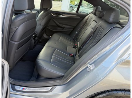 2023 BMW 5-Series - photo 17