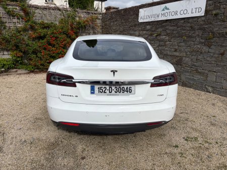 2015 Tesla Model S - photo 10