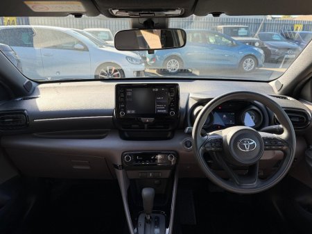 2020 Toyota Yaris - photo 18
