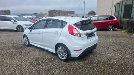 2016 Ford Fiesta - photo 6