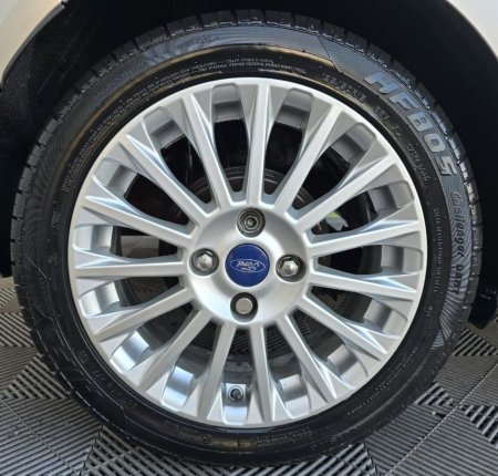 2014 Ford Fiesta - photo 9