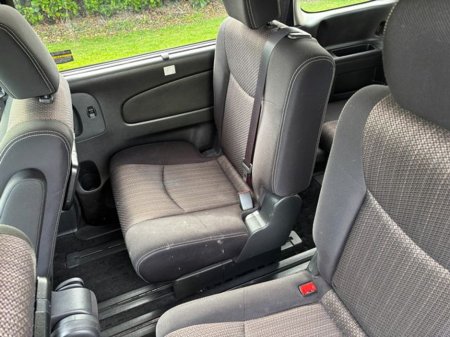 2015 Nissan Serena - photo 11