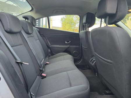 2011 Renault Fluence - photo 17