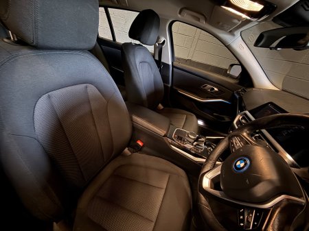 2022 BMW 3-Series - photo 6