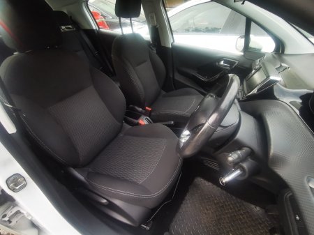 2017 Peugeot 208 - photo 12
