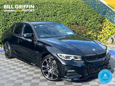 2022 BMW 3-Series 330e M-SPORT COMPETITION 2.0 HYBRID // HEADS-UP DISPLAY // NEW 20" M3 ALLOYS // APPLE CARPLAY // DIG