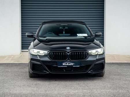 2022 BMW 5-Series - photo 2