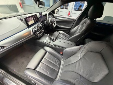2022 BMW 5-Series - photo 27