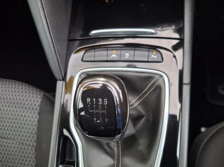 2021 Opel Insignia - photo 18