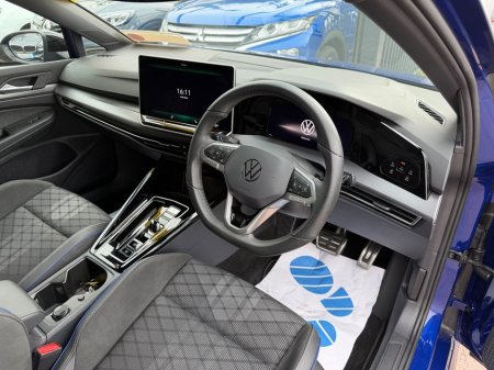 2025 Volkswagen Golf - photo 15