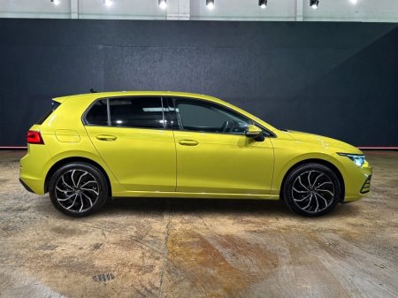 2023 Volkswagen Golf - photo 2