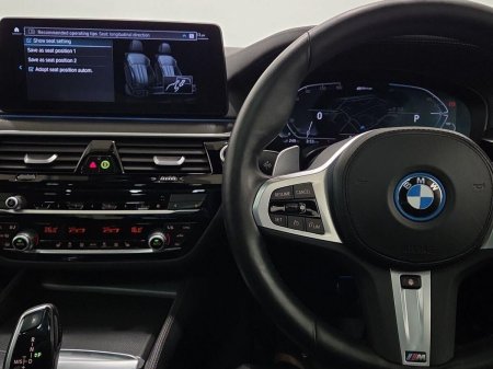 2022 BMW 5-Series - photo 17