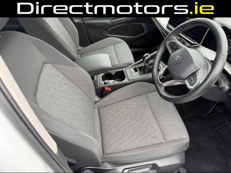 2025 Volkswagen Golf - photo 22