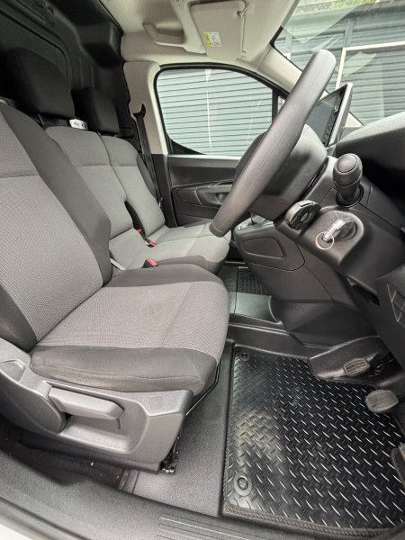 2023 Peugeot Partner - photo 28