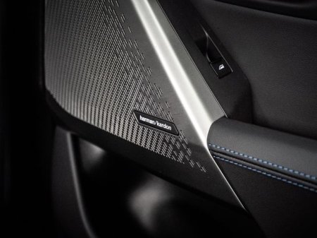 2025 BMW 5-Series - photo 9