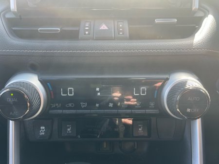 2021 Toyota RAV4 - photo 16