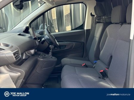 2027 Peugeot Partner - photo 8
