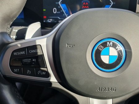 2024 BMW 3-Series - photo 17