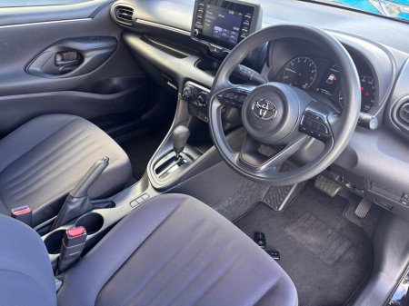 2022 Toyota Yaris - photo 8