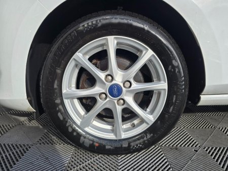 2018 Ford Fiesta - photo 9