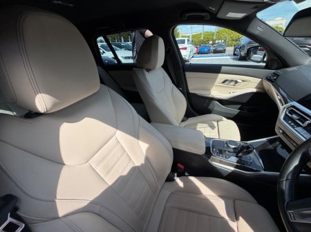 2022 BMW 3-Series - photo 19