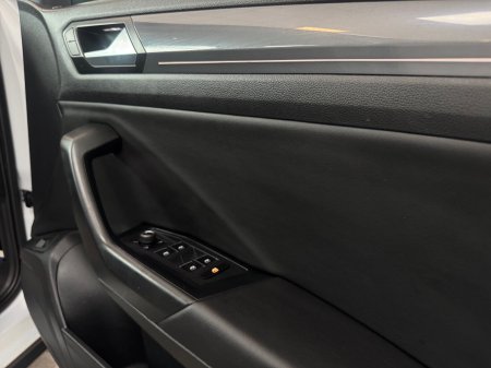 2021 Volkswagen T-Roc - photo 12
