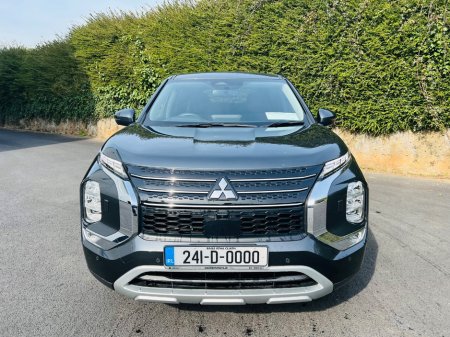 2024 Mitsubishi Outlander - photo 4