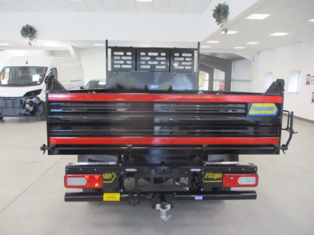 2026 Isuzu NPR - photo 3