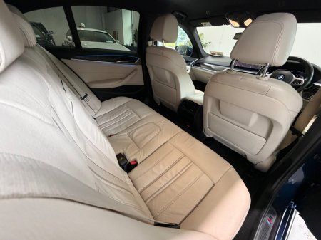 2022 BMW 5-Series - photo 17