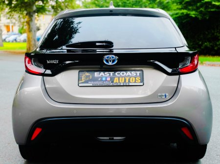 2022 Toyota Yaris - photo 8