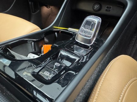 2022 Volvo XC40 - photo 11