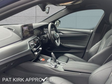 2022 BMW 5-Series - photo 13