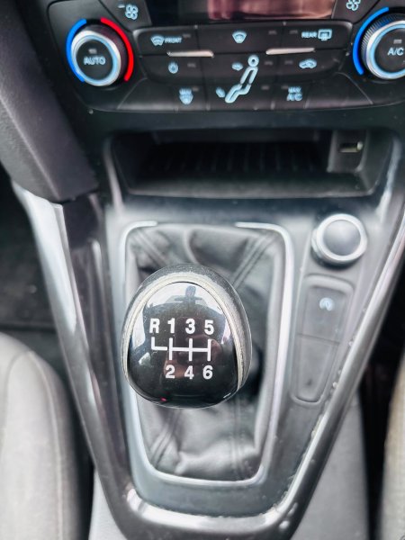 2016 Ford Focus - photo 14