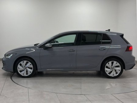 2025 Volkswagen Golf - photo 3