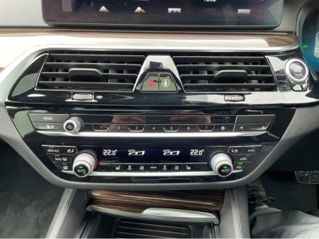 2021 BMW 5-Series - photo 19