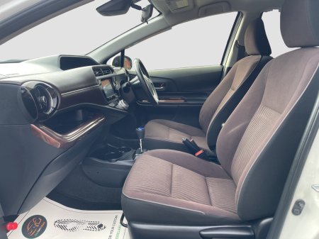 2015 Toyota Aqua - photo 20