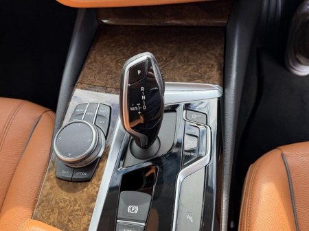 2020 BMW 5-Series - photo 8