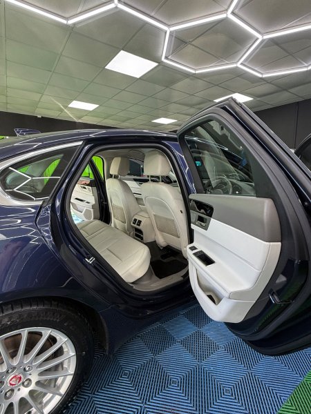2016 Jaguar XF - photo 12