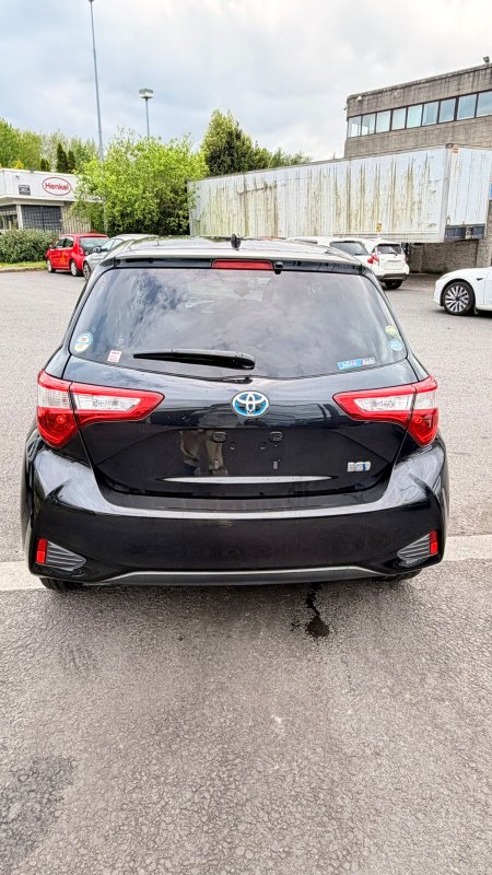 2019 Toyota Vitz - photo 15
