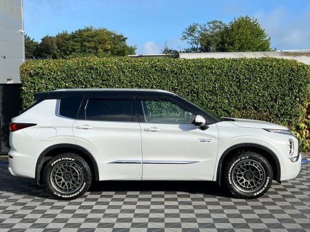2023 Mitsubishi Outlander - photo 3