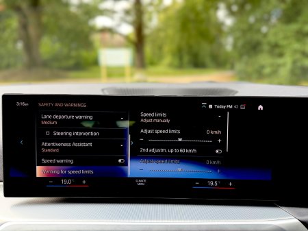 2023 BMW 3-Series - photo 45