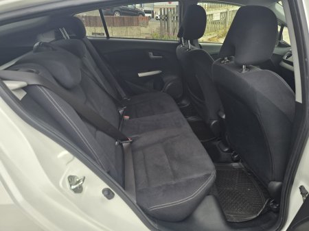 2012 Honda Insight - photo 13