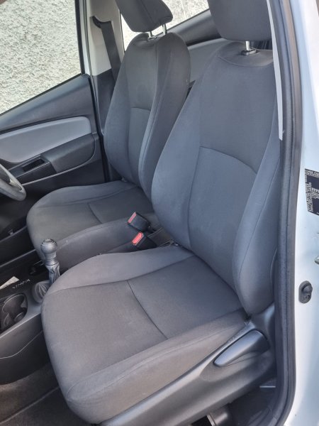 2015 Toyota Yaris - photo 23
