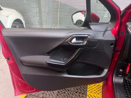 2017 Peugeot 208 - photo 16