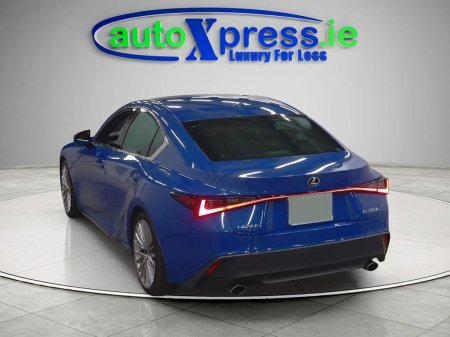 2022 Lexus IS - photo 4
