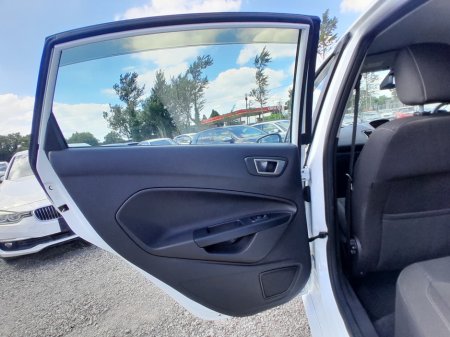 2014 Ford Fiesta - photo 12