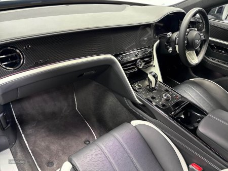2025 Bentley Flying Spur - photo 35
