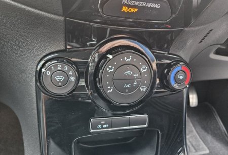 2014 Ford Fiesta - photo 16